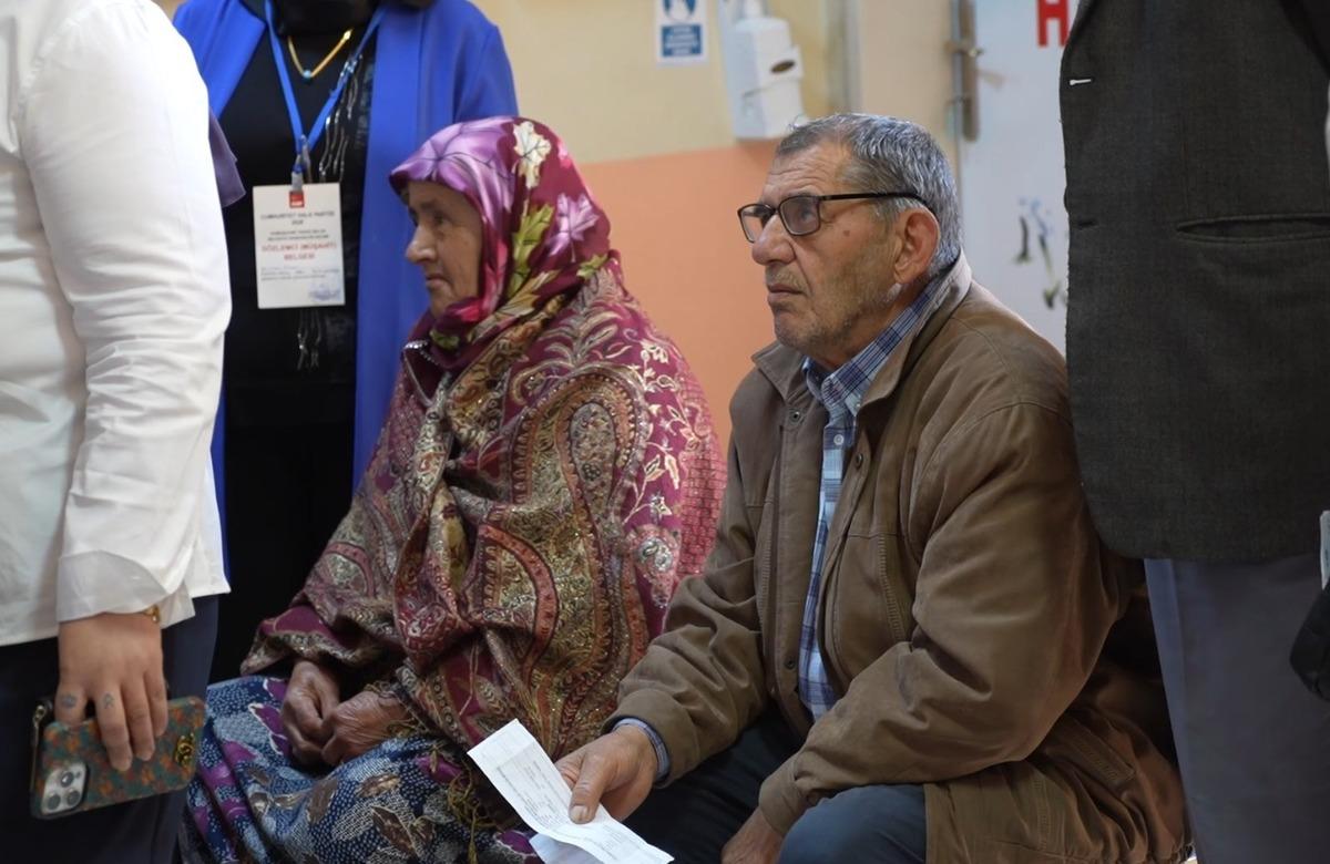 3 ilde se&ccedil;im heyecanı! 27 aday rekabet ediyor, binlerce vatandaş sandık başında 12