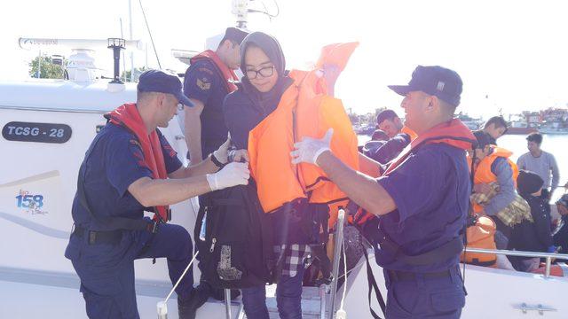 Çanakkale’de lastik botta 40 kaçak göçmen yakalandı