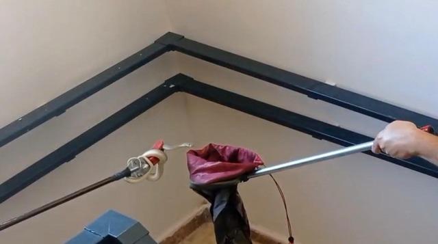 Apartmana giren yılan paniğe neden oldu 1