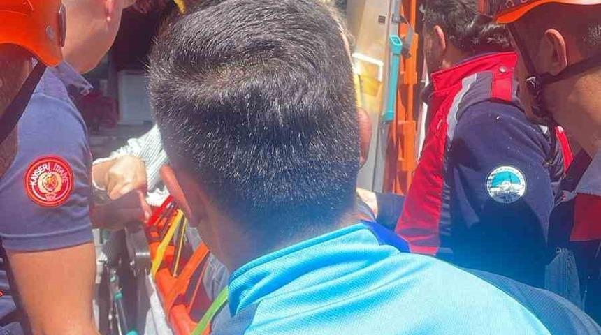 Kayalıklardan d&uuml;şen şahıs yaralandı