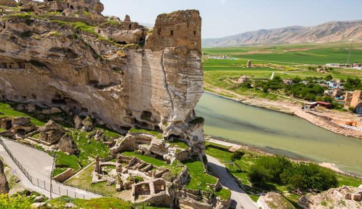 Tam 12 bin yıllık! Bir ilçenin tamamı o mağarada yaşıyordu 1