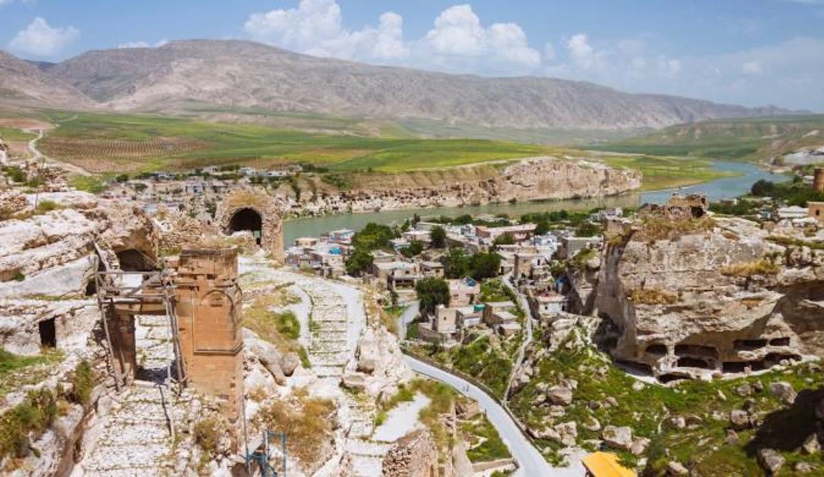 Tam 12 bin yıllık! Bir ilçenin tamamı o mağarada yaşıyordu 3