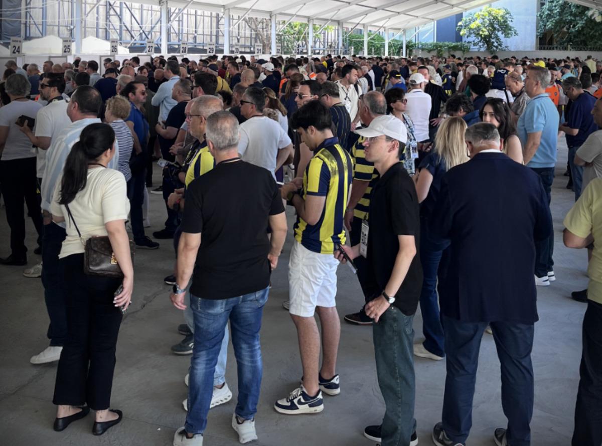CANLI - Fenerbahçe sandık başında! Tarihi seçimde sandıklar kapandı, oy sayımına geçildi: Aziz Yıldırım mı? Hakan Safi mi? 2