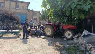 Trakt&ouml;rden d&uuml;şen s&uuml;r&uuml;c&uuml; hayatını kaybetti