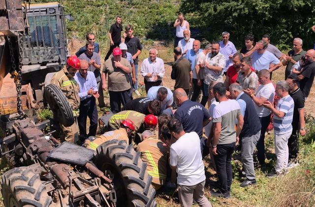 Bursa da traktör köprüden düştü! Altında kalan sürücü kurtarıldı 3