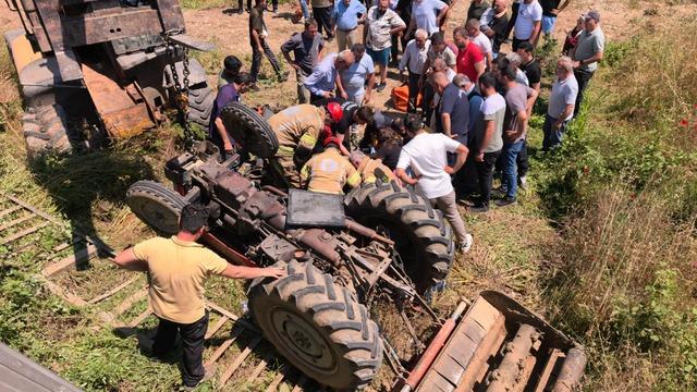 Bursa da traktör köprüden düştü! Altında kalan sürücü kurtarıldı 2