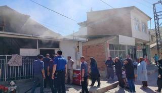 Elazığ&rsquo;da ev yangını
