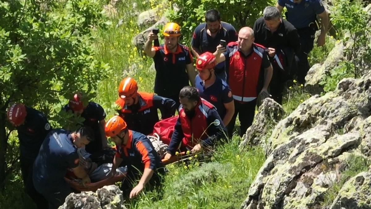 Kayseri'de kayalıklardan düştü: Yaralandı!
