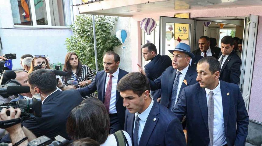 Paşinyan oyunu kullandı! Dikkat &ccedil;eken 'T&uuml;rkiye' mesajı
