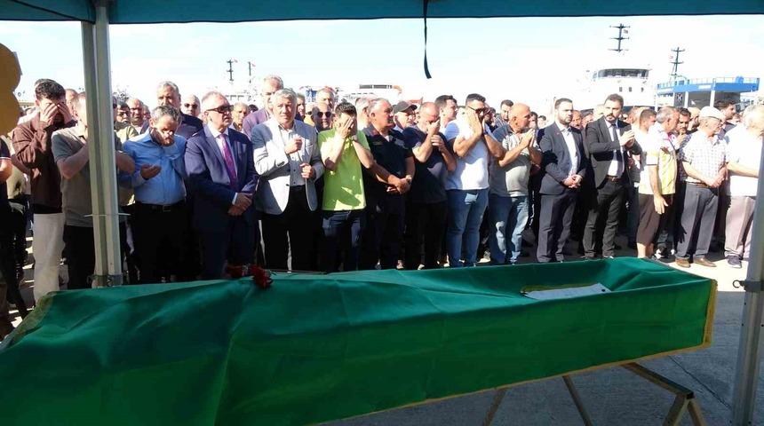 Sivastopol a&ccedil;ıklarındaki saldırıda hayatını kaybeden Trabzonlu balık&ccedil;ı son yolculuğuna uğurlandı