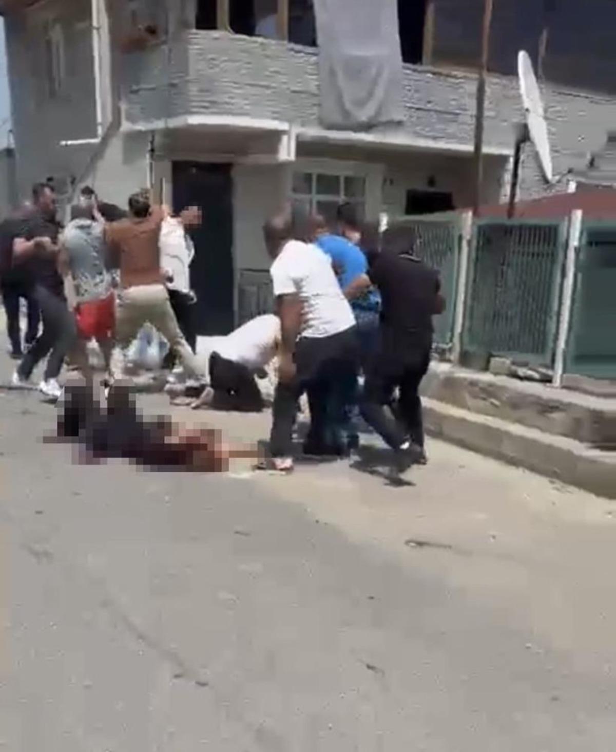 Kocaeli de sokak ortasında korkunç cinayet! Kocası tarafından bıçaklanan kadın hayatını kaybetti 3