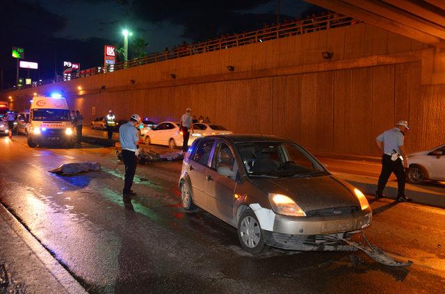 Otomobilin çaptığı motosiklet, karşı şeride geçti: 2 ölü