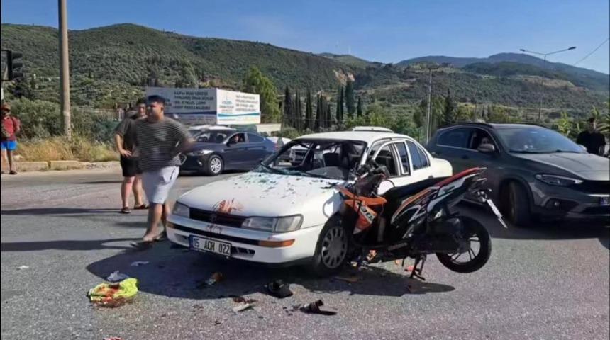 Yer: Aydın! Motosiklet otomobile ok gibi saplandı