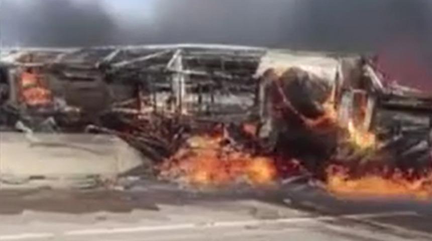 Irak&rsquo;ta kaza sonrası otob&uuml;ste yangın &ccedil;ıktı: 25 &ouml;l&uuml;