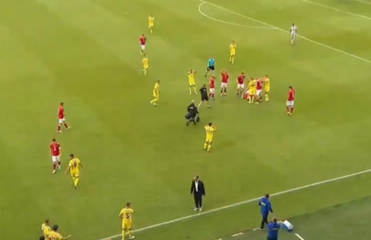 Daha önce de kalbi durmuştu! Danimarka Ukrayna maçında Christian Eriksen bir anda yere yığıldı 3