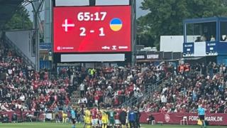 Daha önce de kalbi durmuştu! Danimarka Ukrayna maçında Christian Eriksen bir anda yere yığıldı