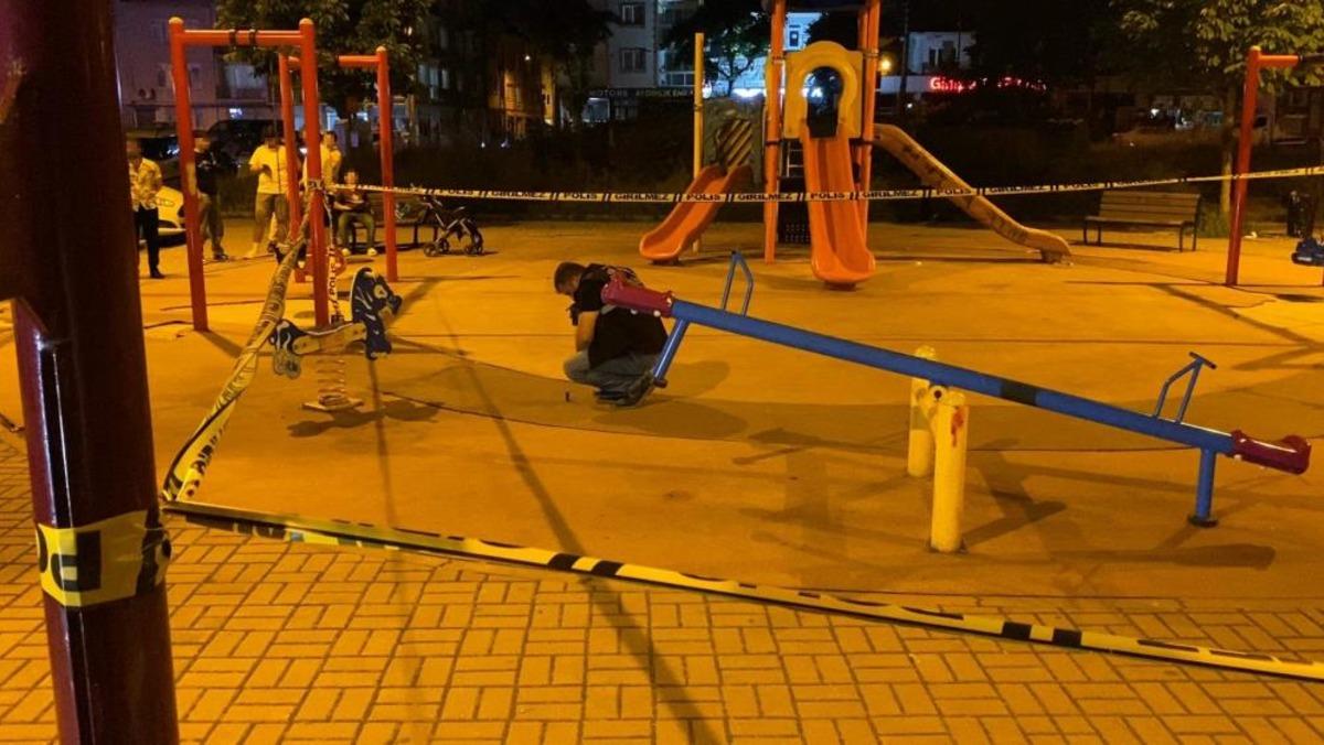 Parktaki gençlere pompalı tüfekle saldırdı: 10 yaralı 3