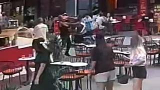 Polisten kaçan şüpheliyi tek yumrukla yere serdi