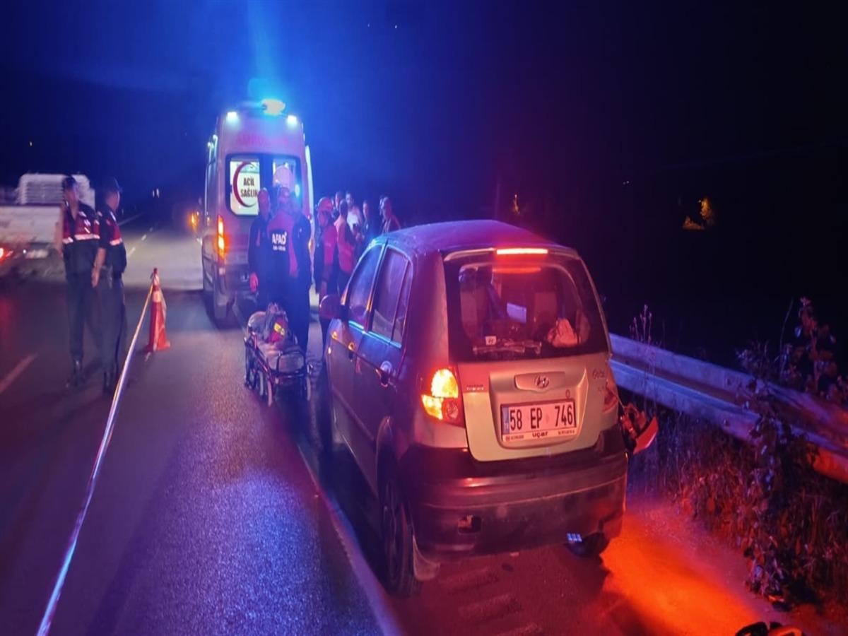 Sivas ta iki otomobil çarpıştı: 1 ölü, 3 yaralı 1
