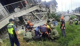 Filipinlerde 7,8 b&uuml;y&uuml;kl&uuml;ğ&uuml;nde deprem! 1 metrelik dalgalar oluştu