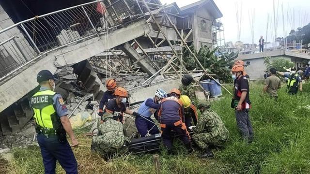 Filipinler'de 7,8 büyüklüğünde deprem! 1 metrelik dalgalar oluştu