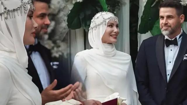 Reshad Strik eşi Gamze Özçelik'i paylaştı! Romantik kutlama