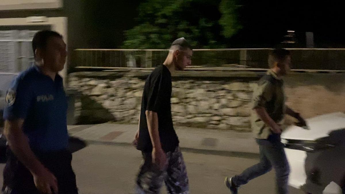 Çocuk parkındaki gençlere tüfekli saldırı: 10 yaralı 1