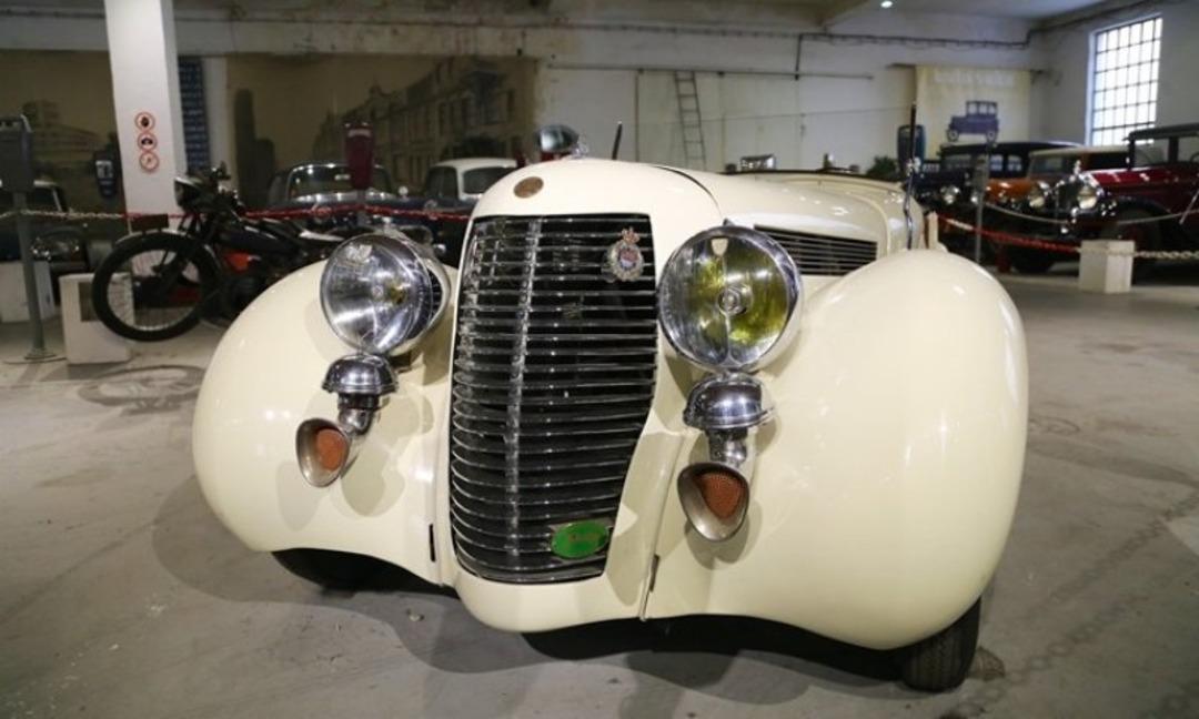 Sırbistan'ın Klasik Otomobil M&uuml;zesi 