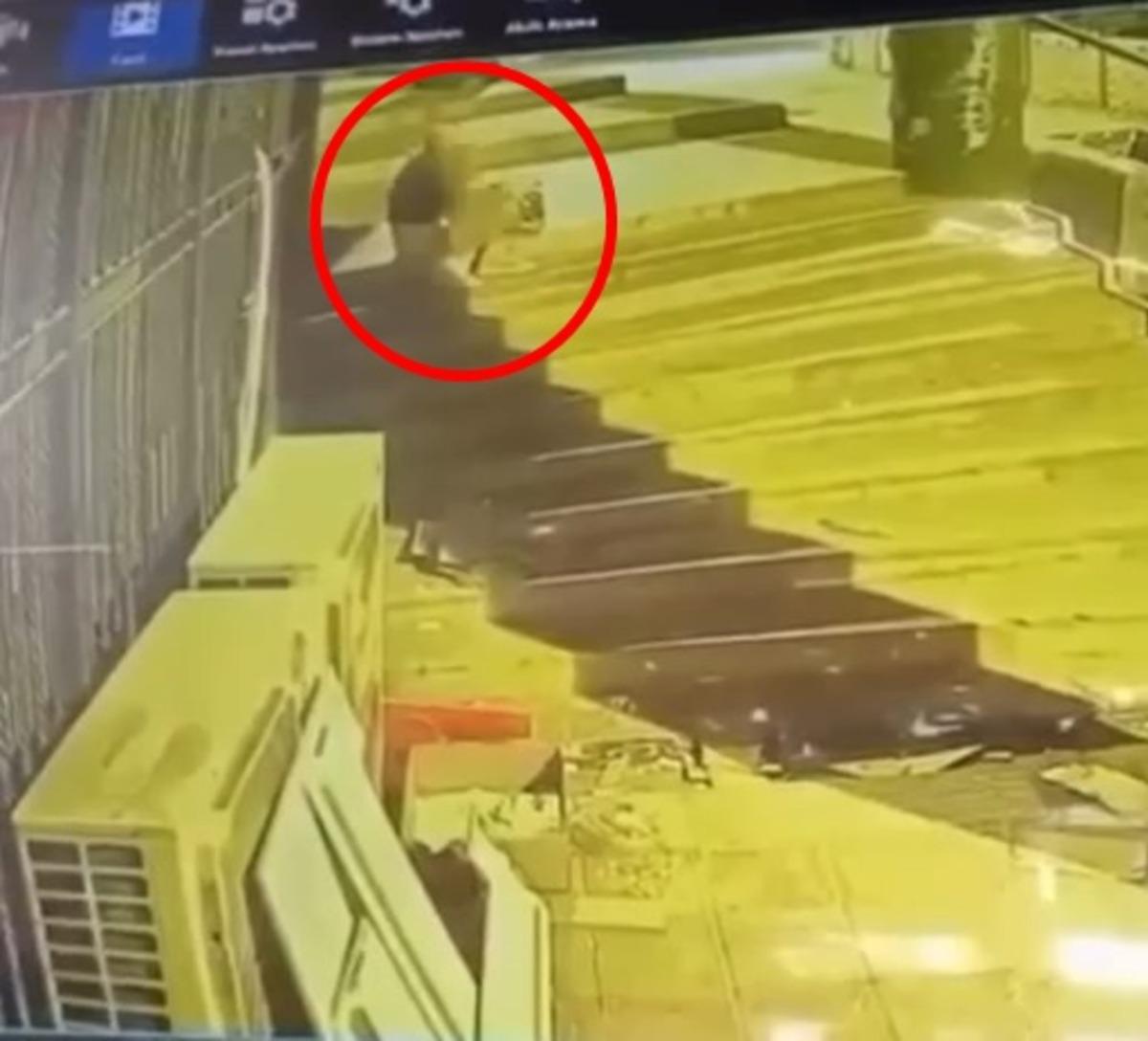 Mini etek giyip peruk taktı: Erkek hırsız kilim çaldı! 1