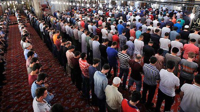 Teravih namazı nasıl kılınır? 2018 Ramazan imsakiyesine göre teravih namazı kaçta kılınacak?