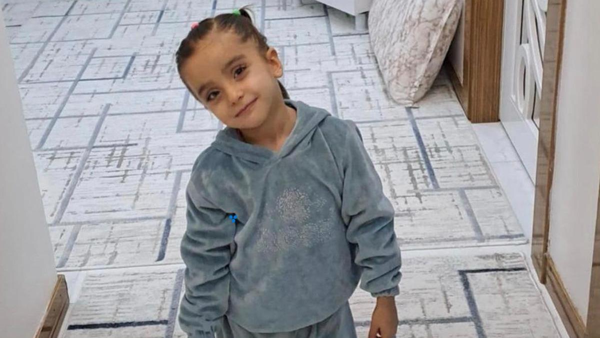 5 yaşındaki Menesa kayıp olarak aranıyordu: Havuzda ölü bulu