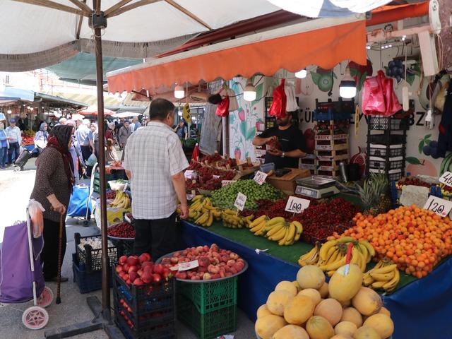 Yaz meyveleri y&uuml;z g&uuml;ld&uuml;rd&uuml;: Pazarda fiyatlar geriliyor
