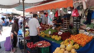 Yaz meyveleri yüz güldürdü: Pazarda fiyatlar geriliyor