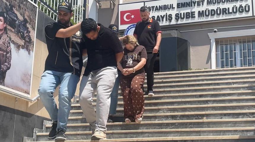 Markette &ccedil;anta hırsızlığı kamerada