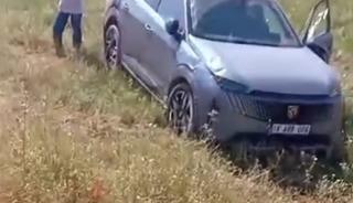 Siirt&rsquo;te ara&ccedil; şarampole yuvarlandı, s&uuml;r&uuml;c&uuml; yaralandı