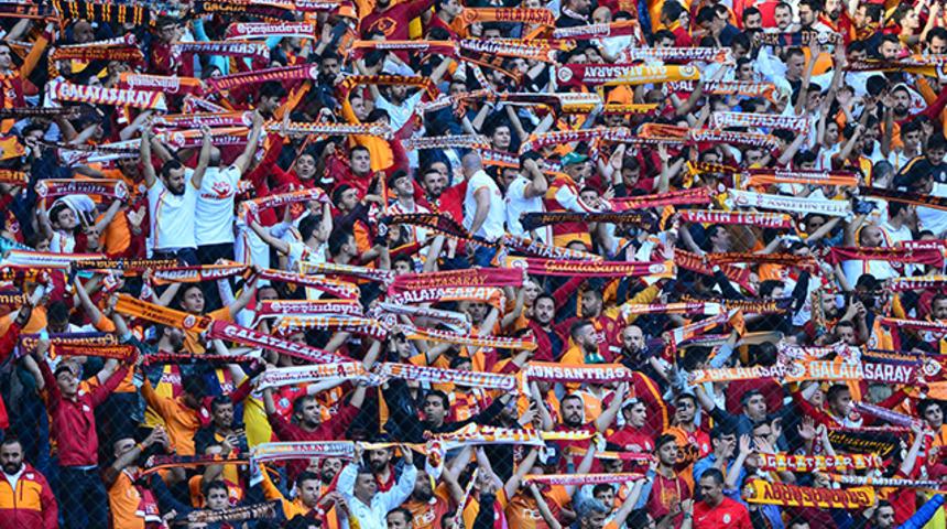 Galatasaray forma ve kombine satışlarından b&uuml;y&uuml;k gelir elde etti!