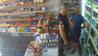 Bakkalın hayatını polis memuru m&uuml;şterisi kurtardı!