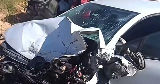 Gaziantep&rsquo;te 2 otomobil &ccedil;arpıştı: 5 yaralı 1