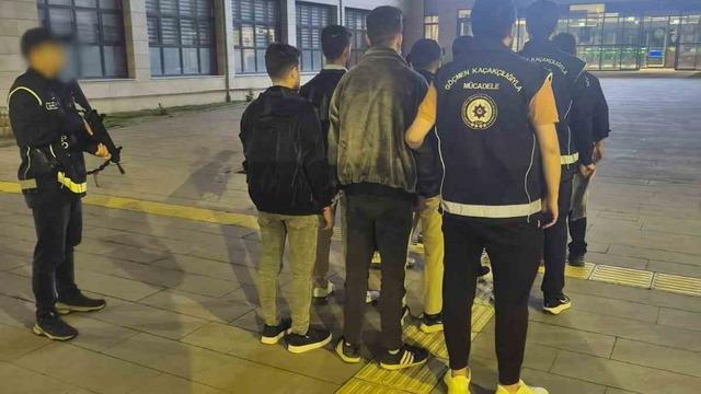 Afyonkarahisar'da göçmen kaçakçılığı operasyonu
