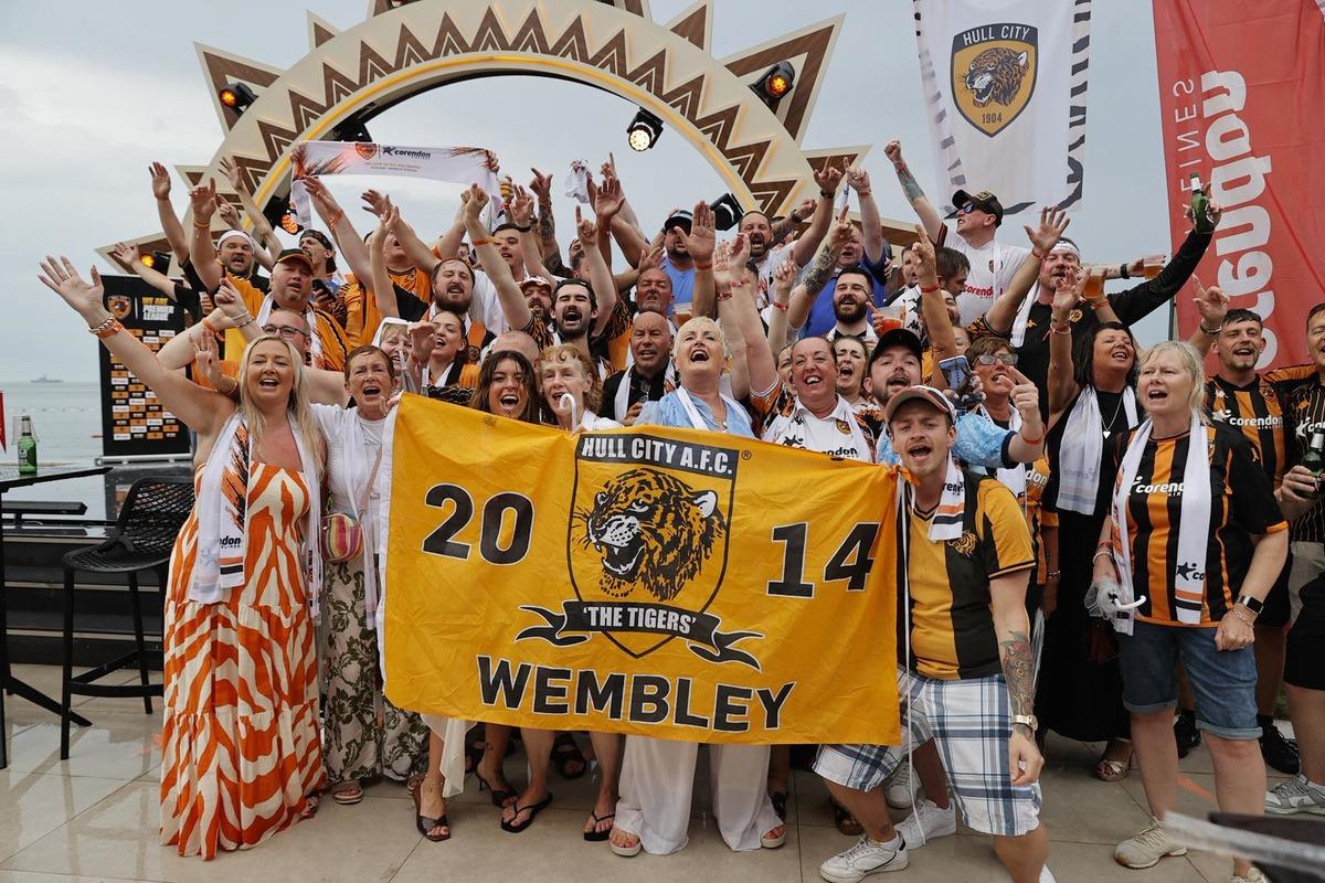 Acun Ilıcalı, Hull City taraftarlarıyla Antalya da buluştu 3
