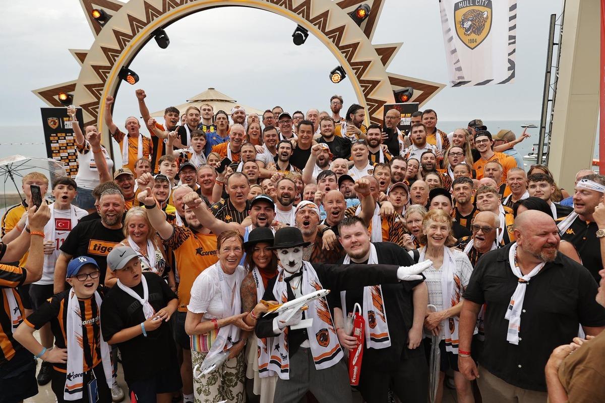 Acun Ilıcalı, Hull City taraftarlarıyla Antalya da buluştu 4