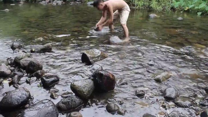 Suyun kenarına bunu yaptı  G2