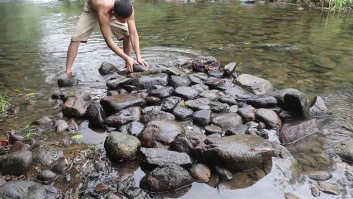 Suyun kenarına bunu yaptı  G3