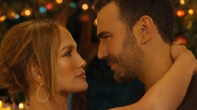 Haftanın en çok izlenen Netflix klibi: Jennifer Lopez'in Office Romance'daki cesur sahnesi 