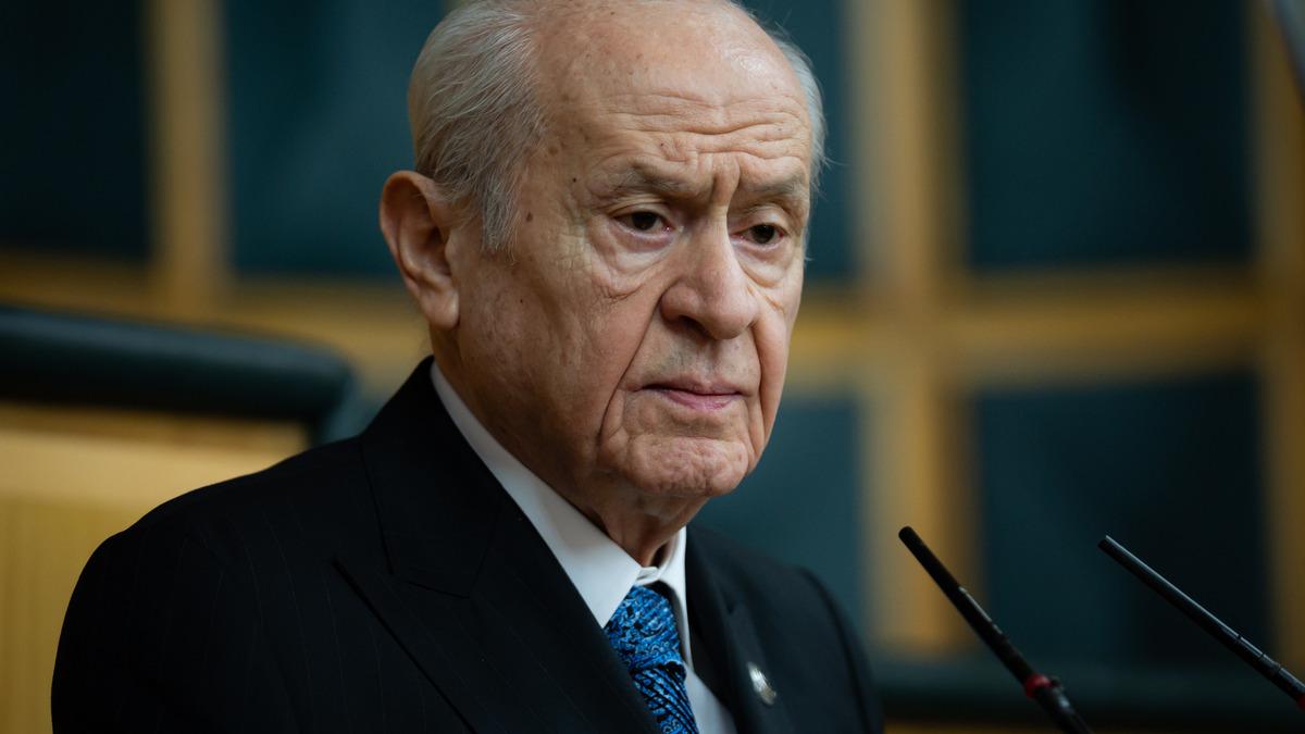 Bahçeli'den Özgür Özel'e açık çağrı: Ateşe körükle gitmemeli