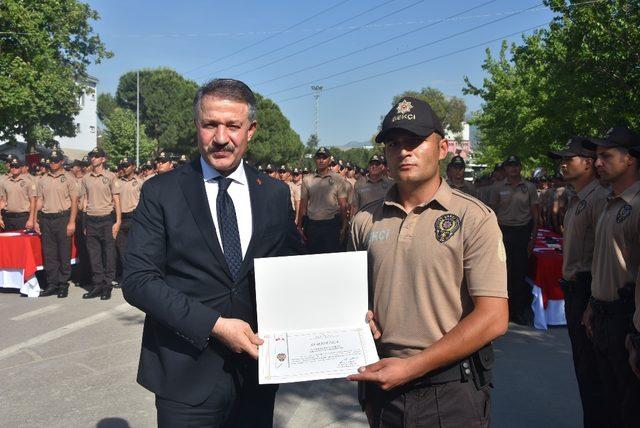 Başarılı bekçiler polis olacak