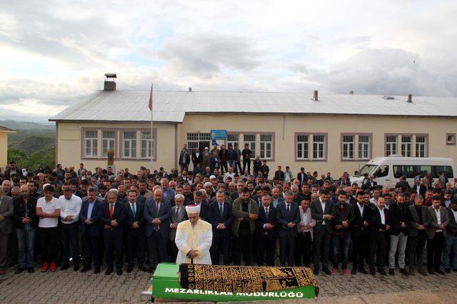 AK Parti Elazığ Gençlik Kolları başkan yardımcıları kazada öldü (4)