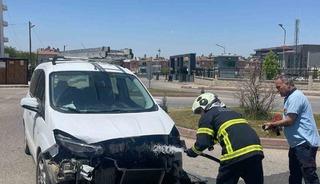 Siirt&rsquo;te otomobiller &ccedil;arpıştı