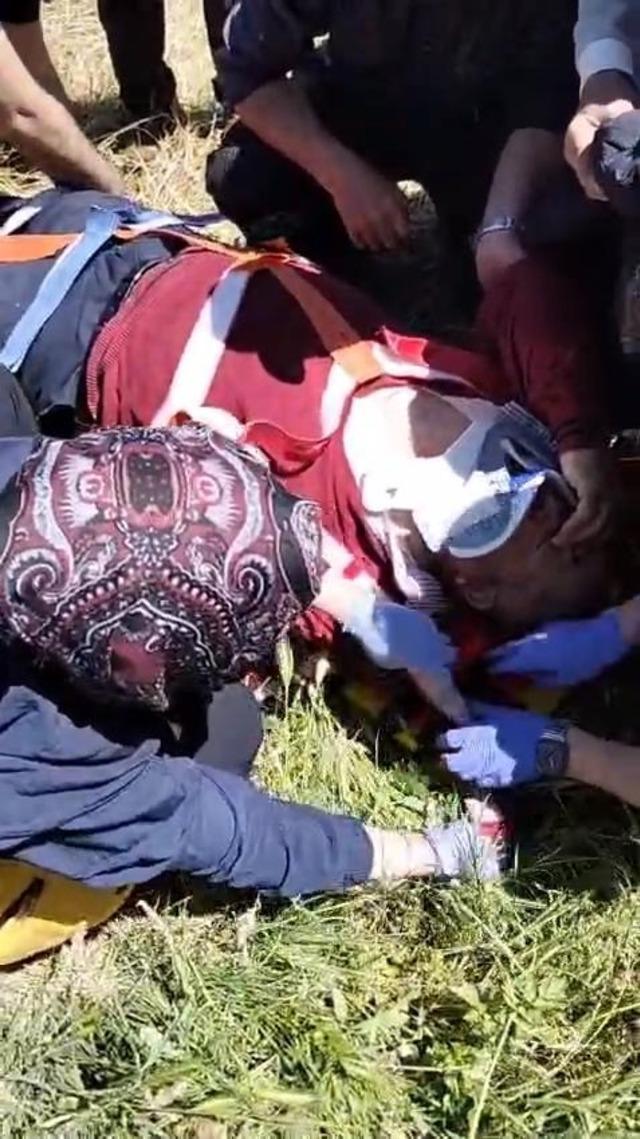 Sivas&rsquo;ta kontrolden &ccedil;ıkan trakt&ouml;r devrildi: 1 ağır yaralı 1