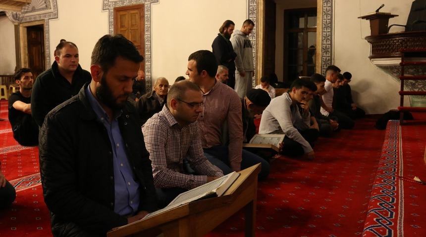 Balkanlar'da ilk teravih coşkusu